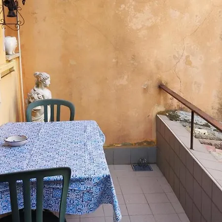 Il Vicoletto Apartment Torri Del Benaco Exterior photo